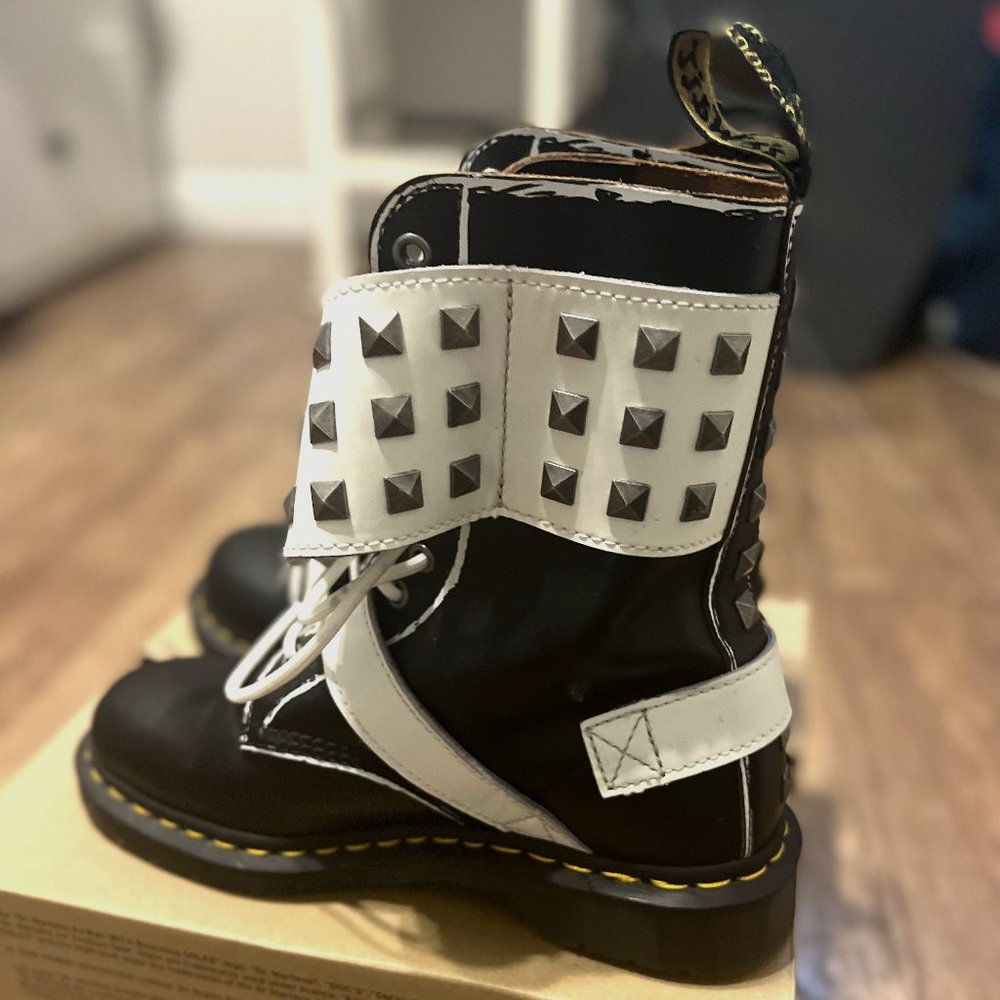 Dr. Martens 1490 Joska Stud - Unisex Boots